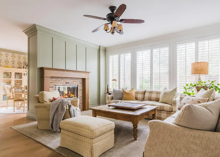 Spacious 4Br Home W Fireplace Work Space Backyard Dining