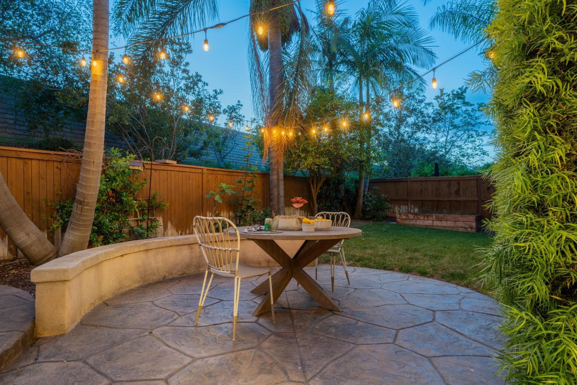 Spacious 4br W Fireplace Work Space Backyard Dining San Diego